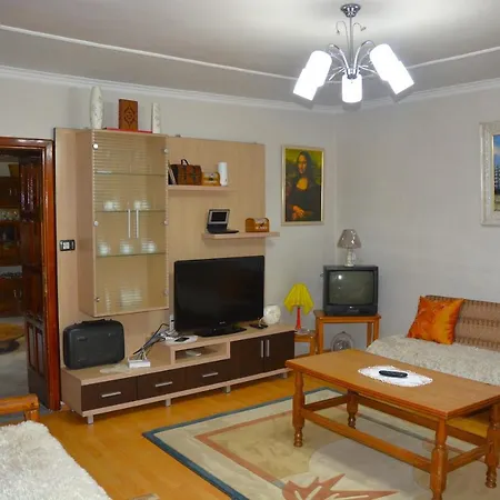 Hestia Hostel *